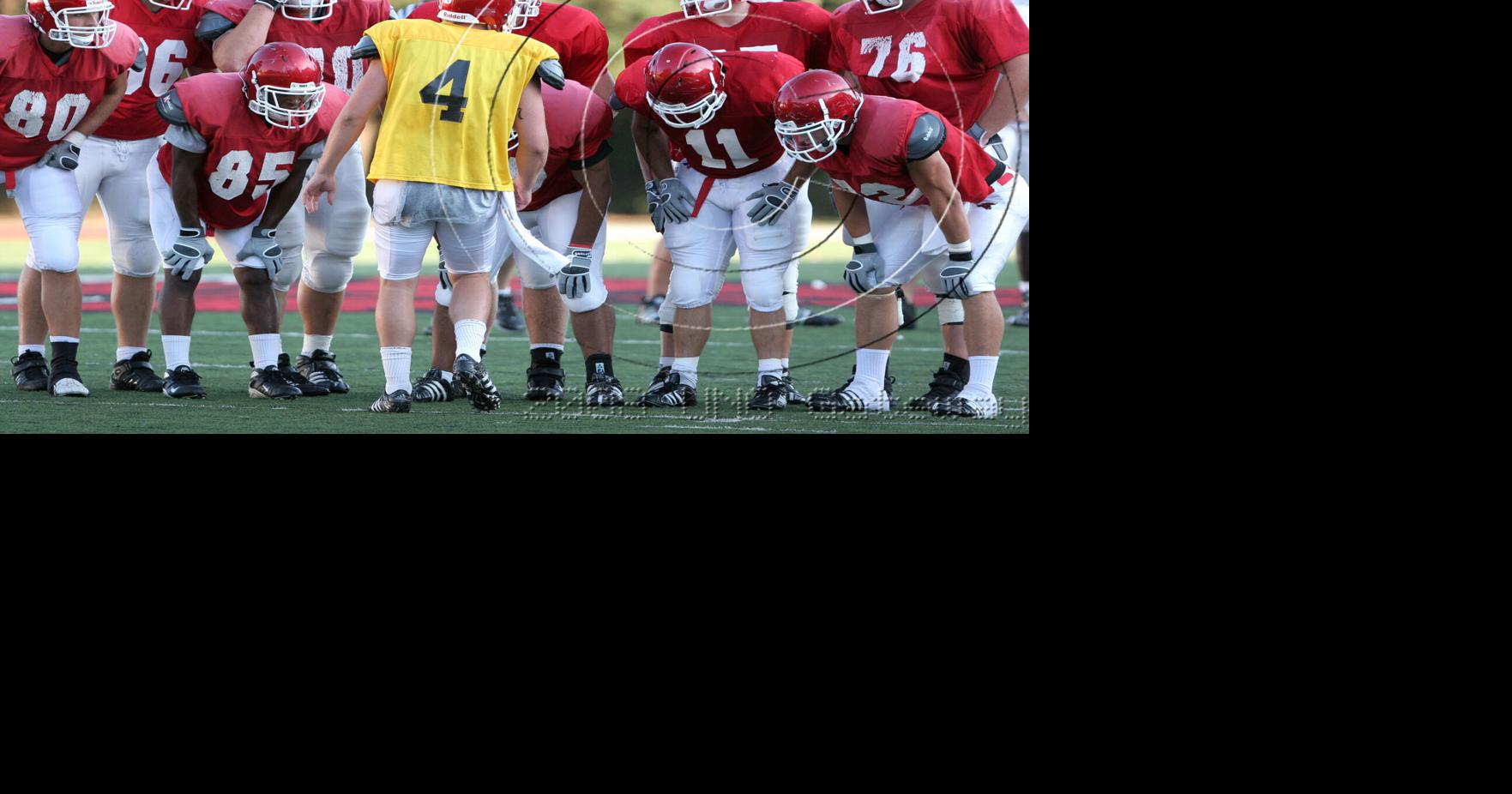 Preseason polls favor Maverick football | Archives | unothegateway.com