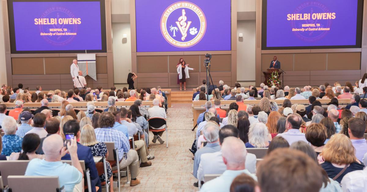 Clemson University’s first veterinary students get white coats