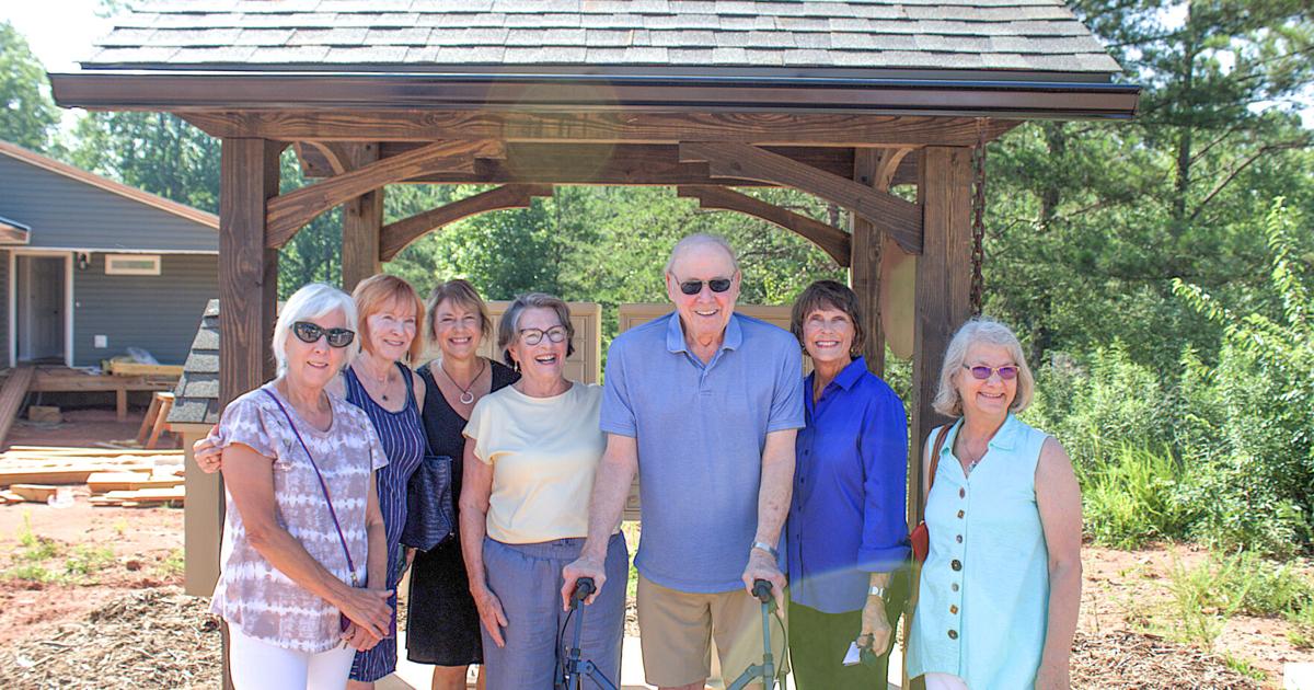 Club dedicates library to beloved bookworm