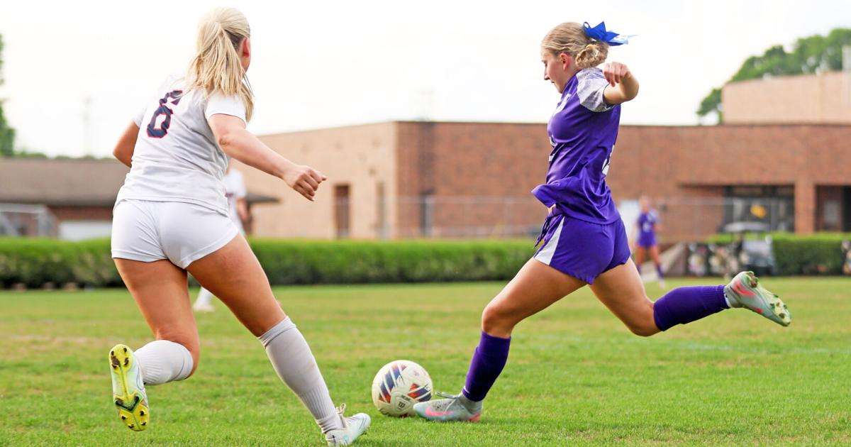 Razorbacks top BHP to clinch region title