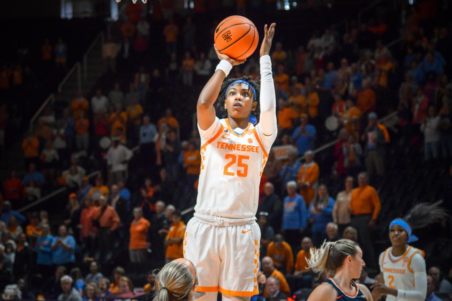 Jordan Horston prepares for a as Lady Vols open the 2022