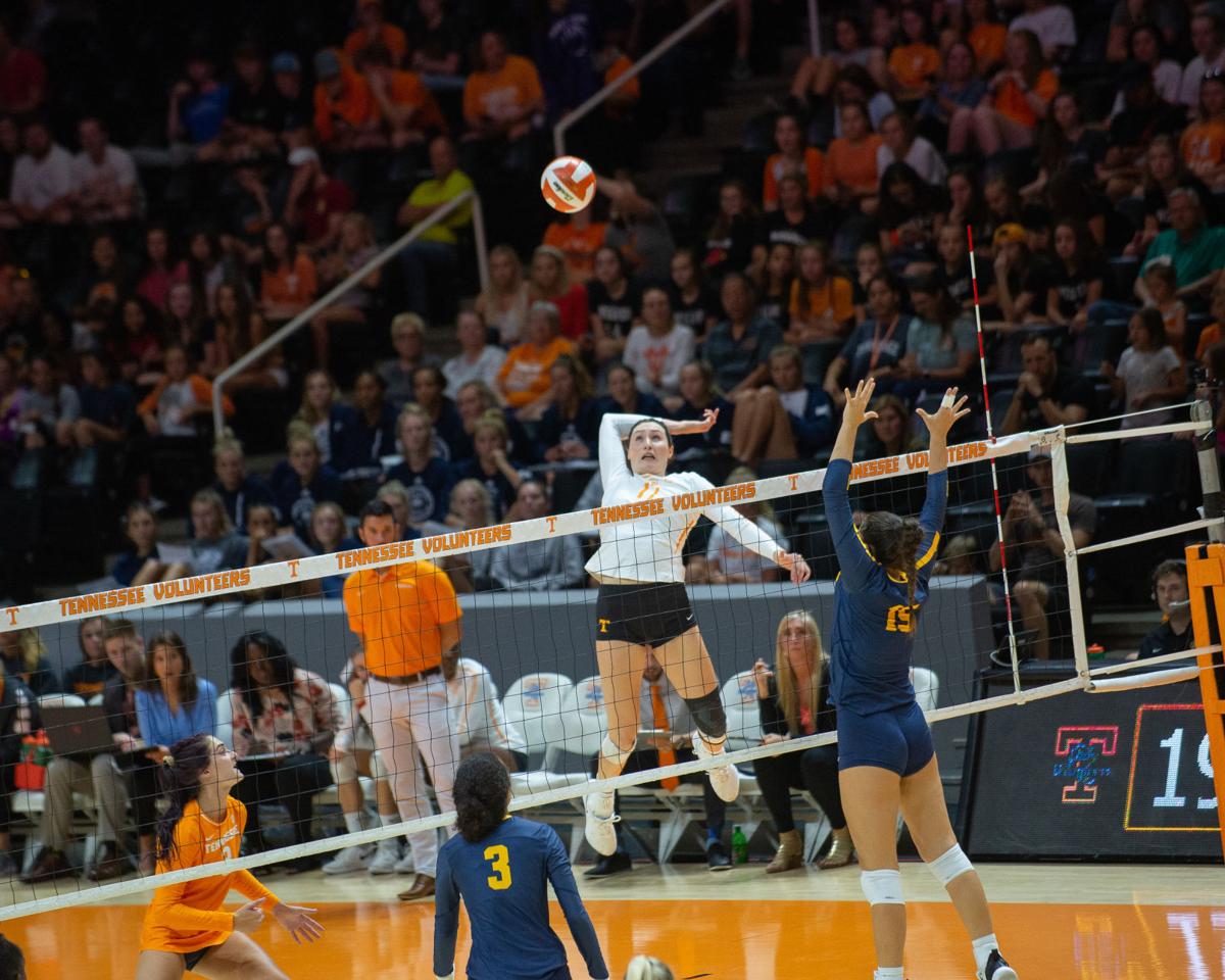 Lady Vols volleyball returns home, hosts Tennessee Classic this weekend