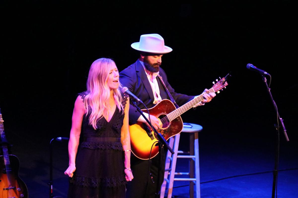 Drew And Ellie Holcomb Return To The Bijou Arts And Culture Utdailybeacon Com