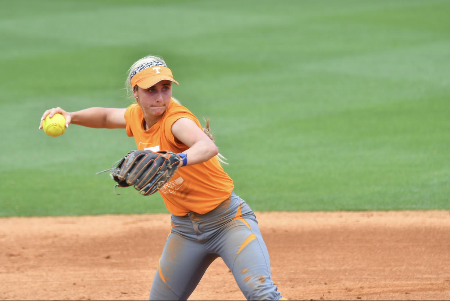 Lady Vols shortstop Mackenzie Donihoo announces medical retirement | Softball | utdailybeacon.com