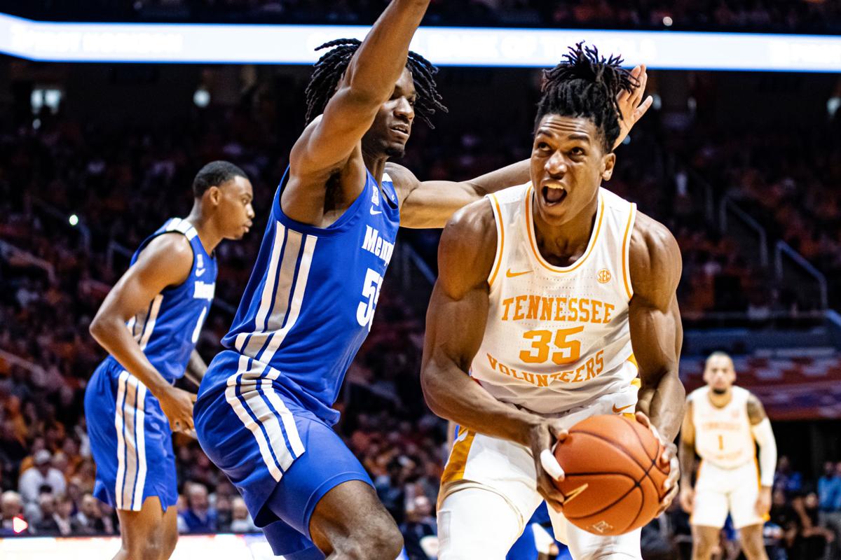 Notebook Memphis Takes Rematch In Defensive Battle Men S Basketball Utdailybeacon Com