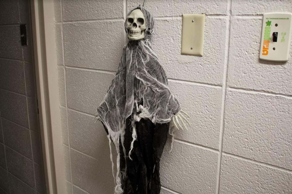 How to safely and spookily decorate your room | Dining and Housing