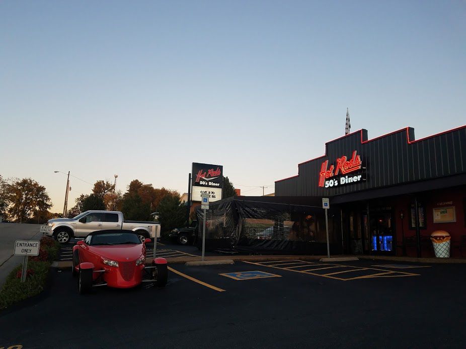 Hot Rod 50’s Diner serves up greasy eats and unmatched atmosphere