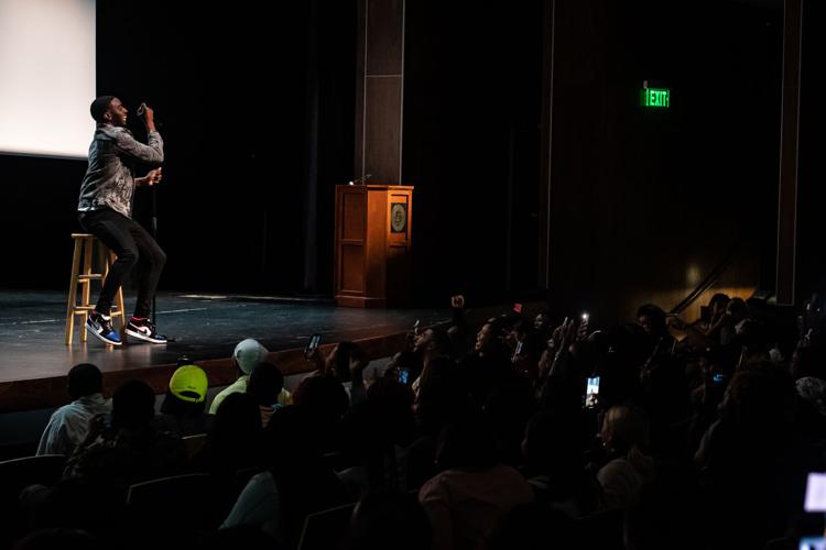 Desi Banks Homecoming Comedy Show | Campus News | utdailybeacon.com - Desi Banks’ Height: Comedy Meets Confidence