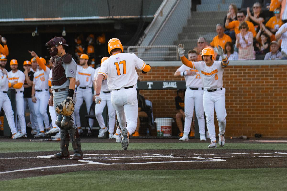 Tennessee baseball downs LSU to seal College World Series berth