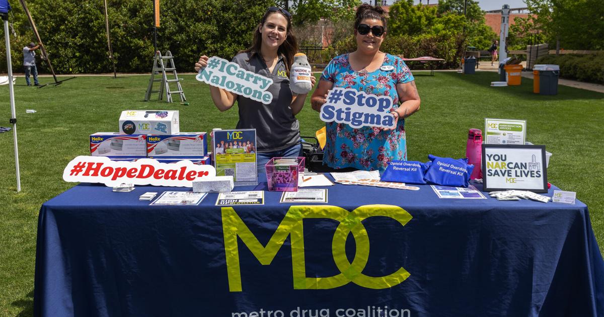 Center for Health Education and Wellness hosts Play it Safe Picnic promoting safe drug and alcohol resources | Campus News Center for Health Education and Wellness hosts Play it Safe Picnic promoting safe drug and alcohol resources | Campus News