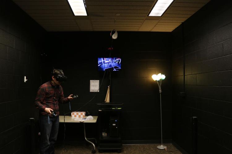Hodges opens virtual reality room for International Games Week Campus
