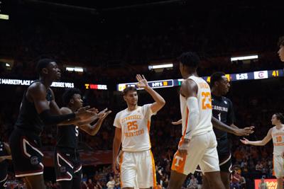 Tennessee Blows Past Vanderbilt Men S Basketball Utdailybeacon Com