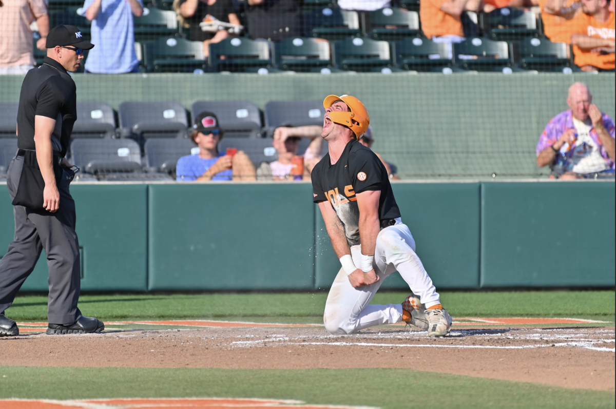 Tennessee-Charlotte baseball: Clemson regional final, NCAA Tournament