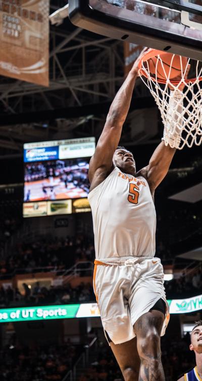 No 3 Vols Survive Road Scare Against Rival Florida Sports