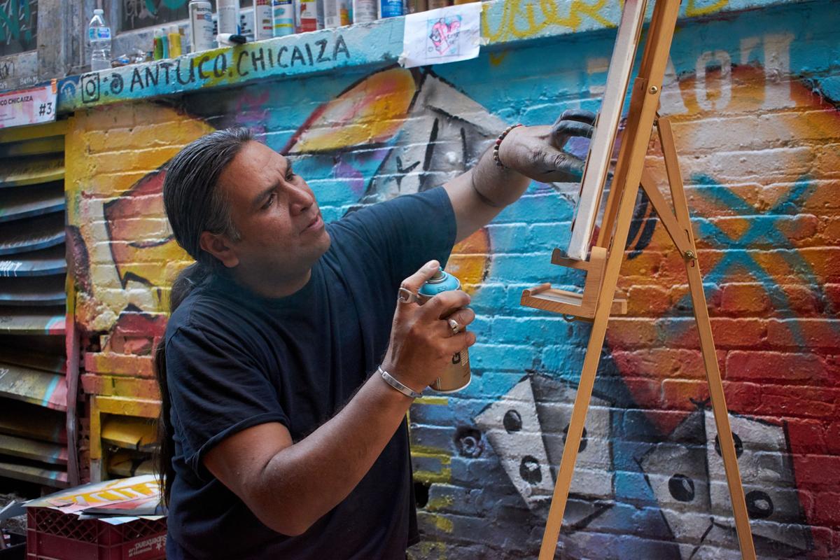 Knoxville Artists Paint And Perform In First Friday Art Slam City News Utdailybeacon Com