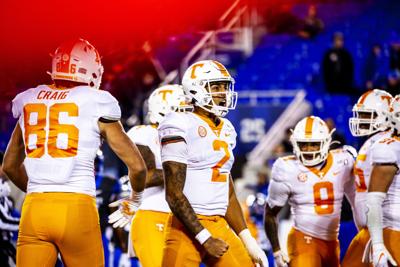 NOTEBOOK: Bituli's last stand, Guarantano's redemption highlight Vols 17-13 win at Kentucky ...