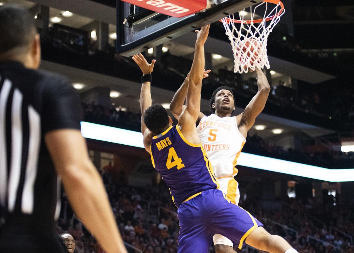 Tennessee Looking To Build Winning Streak Against Gamecocks