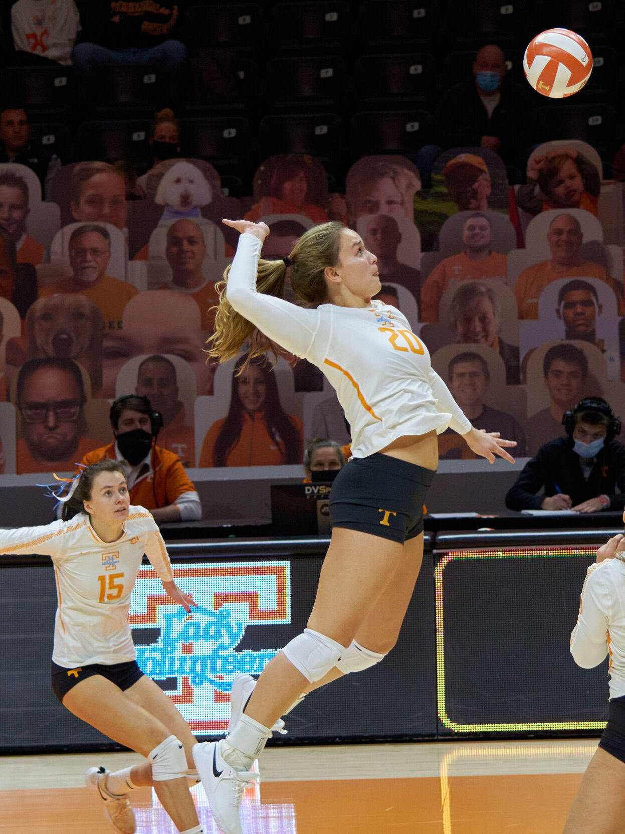 Lady Vols gear up for home series against No. 8 Florida Volleyball