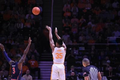 Pons To Test Nba Draft Waters Men S Basketball Utdailybeacon Com