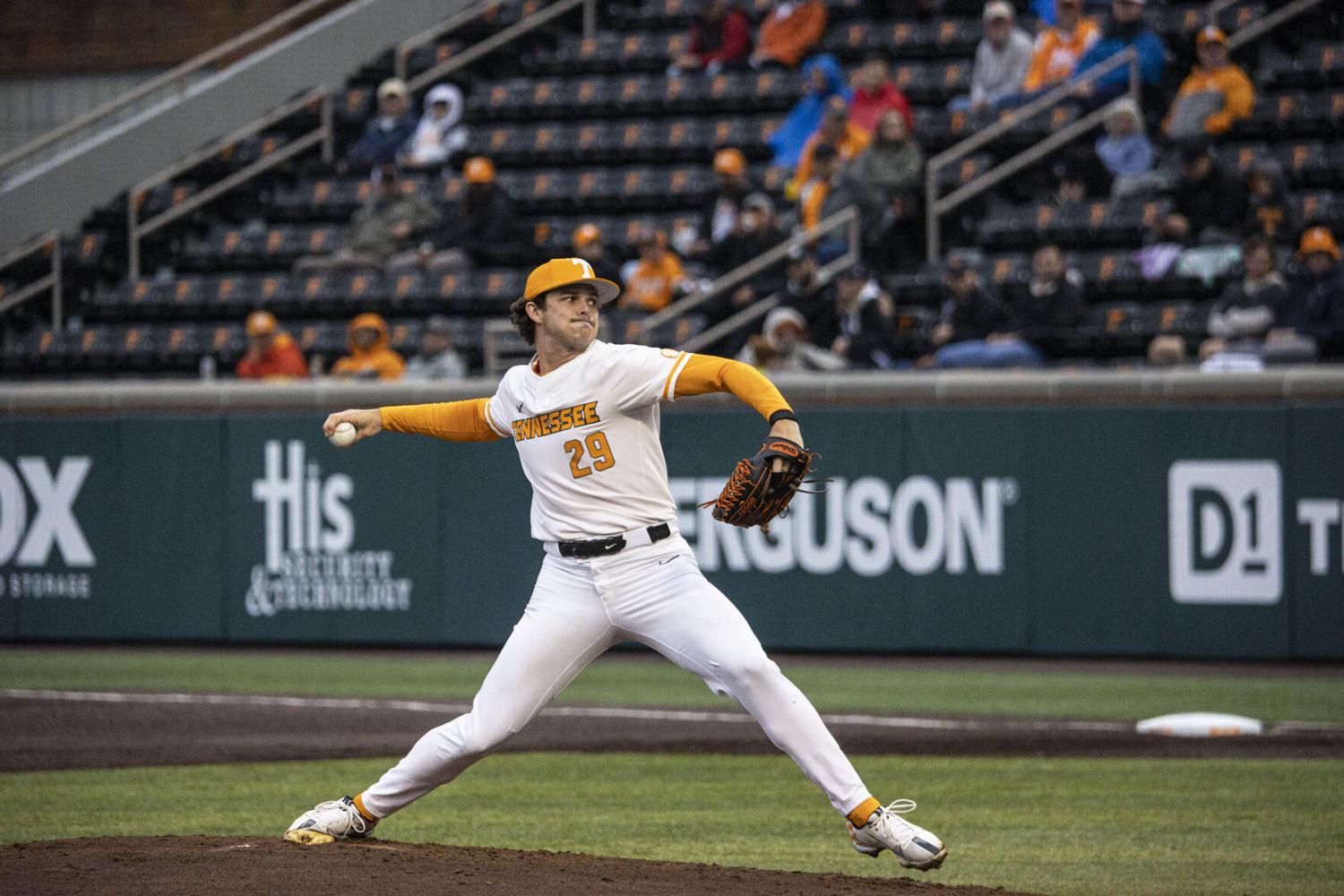 Tennessee Baseball on X: Looking good with that OF glove