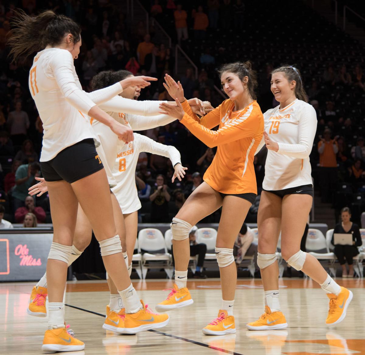 Lady Vols advance to second round of NCAA Tournament for first time in