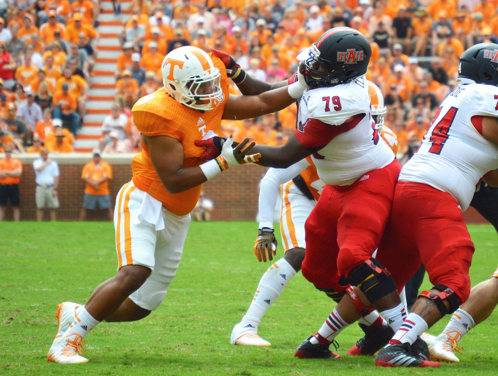 Vols In The NFL: Derek Barnett Continues To Enjoy New Home | Football ...