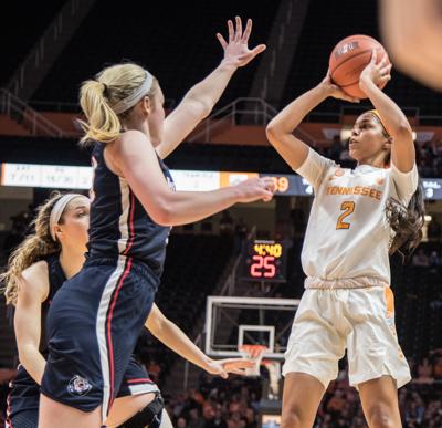 No 10 Lady Vols Hold Off Bruins Despite Lackluster Second Half