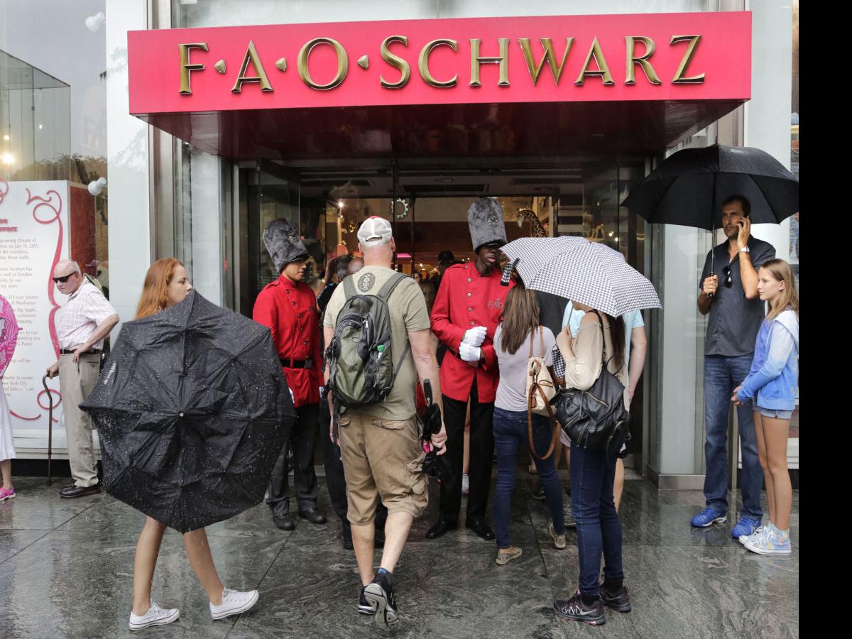FAO Schwarz piano still a hit 25 years after 'Big