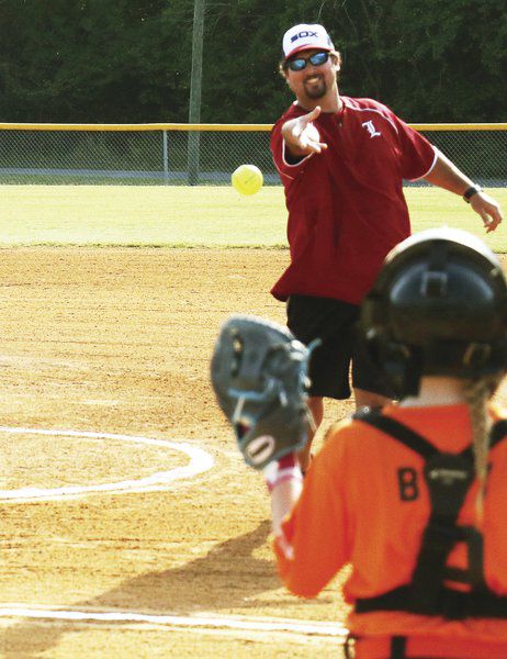 Shuman, Thomas help open VLPRA's youth baseball, softball season