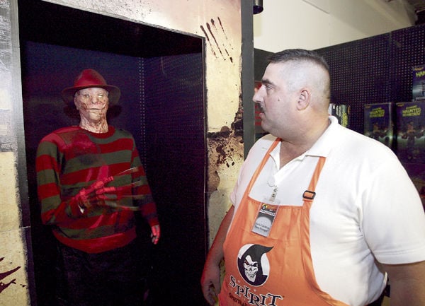 Spirit Halloween creeps into Valdosta, Local News