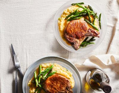 entree-eating-20220328