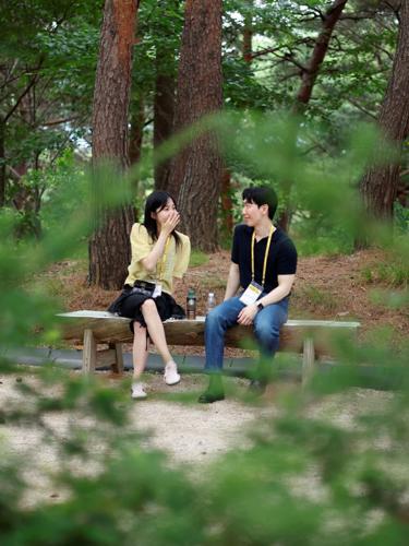 Hopeful singles turn to Buddhist temple matchmaking in South Korea