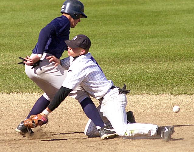 UNI Baseball (2000) 3