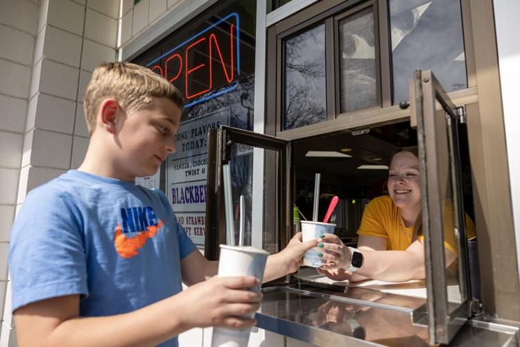 032626-cbn-news-eats-christy-creme-p4