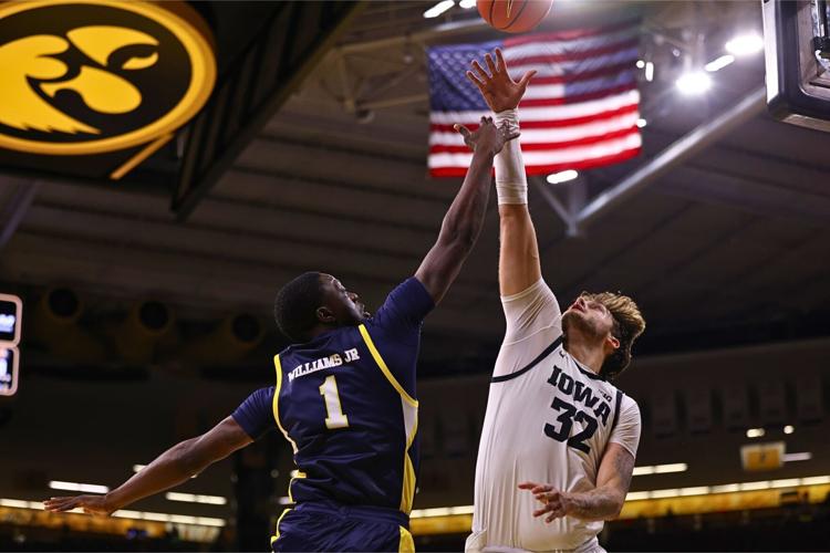 Iowa MBBall vs. Commerce 4
