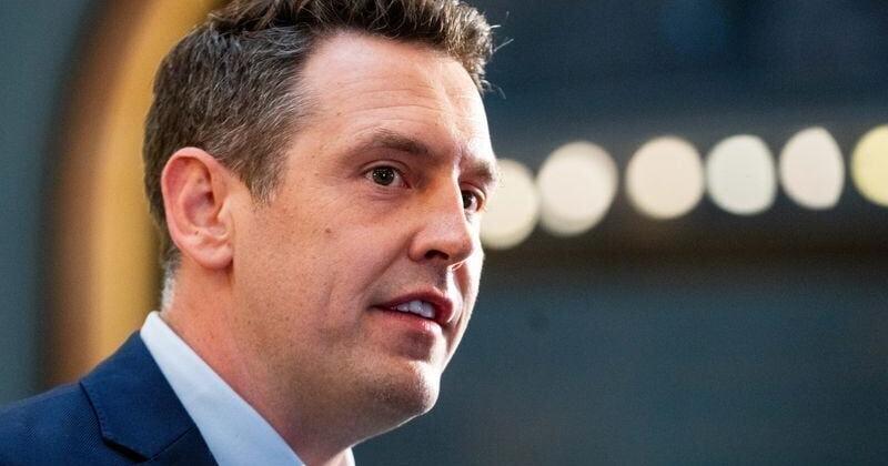 Republican governor candidate Zach Lahn invested in men's sexual health firm Brianne Pfannenstiel Des Moines Register May 28, 2026 4 hrs ago