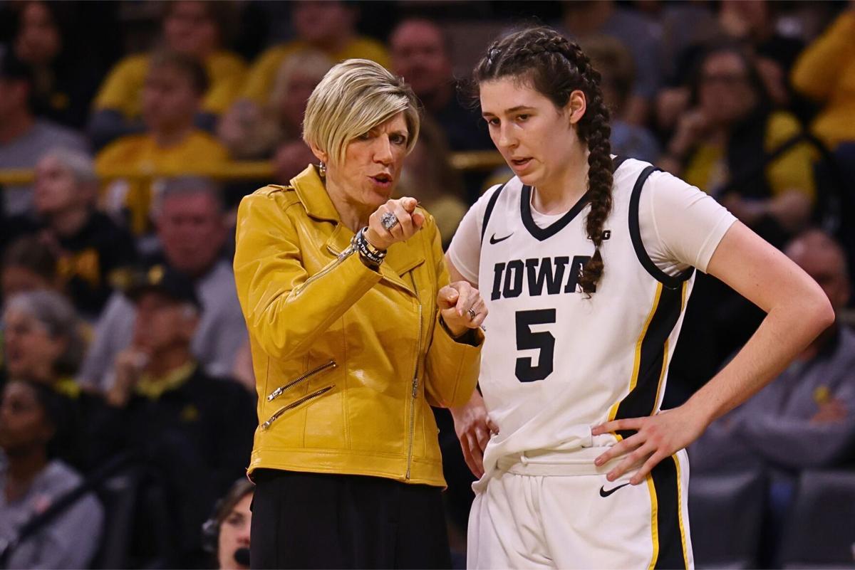 Iowa WBBall vs. Wazzu 5