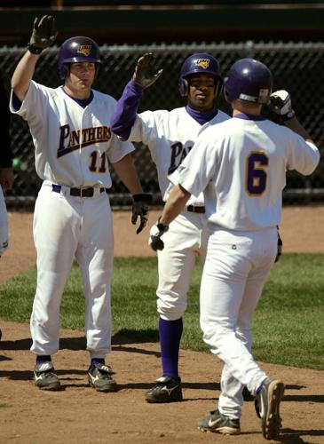UNI Baseball (2004) 7