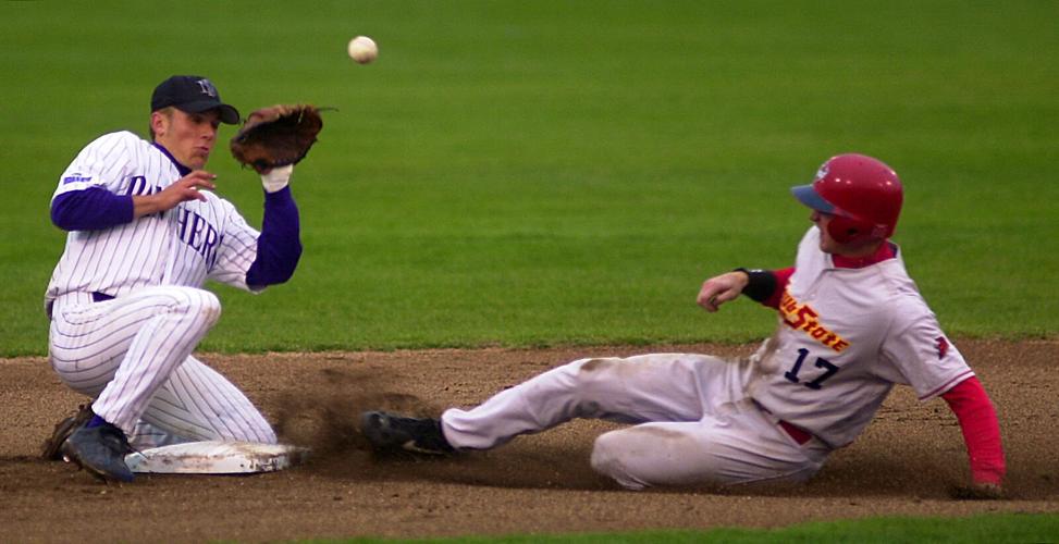 UNI Baseball (2000) 7