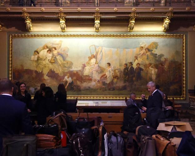 011226-qc-nws-iowastatecapitol 733.jpg