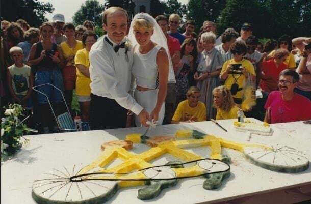 Mike and Kim Albers got married on RAGBRAI in 1989.