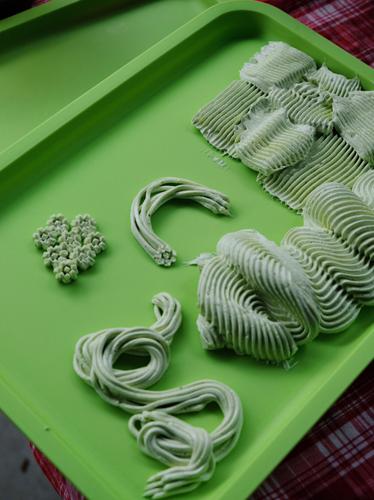 FOOD-CAKE-DECORATING-TIPS-FILEPIC-4-LA