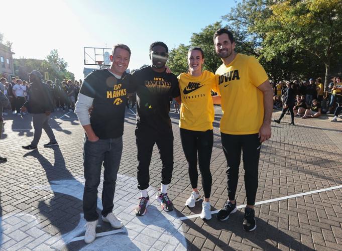 HAWKEYE HOOPS DOWNTOWN