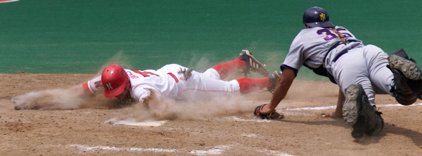 UNI Baseball (2001) 24