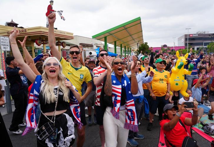 SOCCER-WORLDCUP-USA-AUS/FANS-LOSANGELES