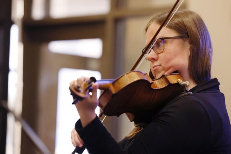 041926-qc-nws-YomHashoah 00078.jpg