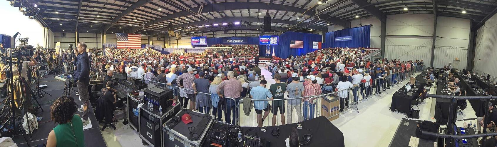 President Trump headlines Sioux City rally