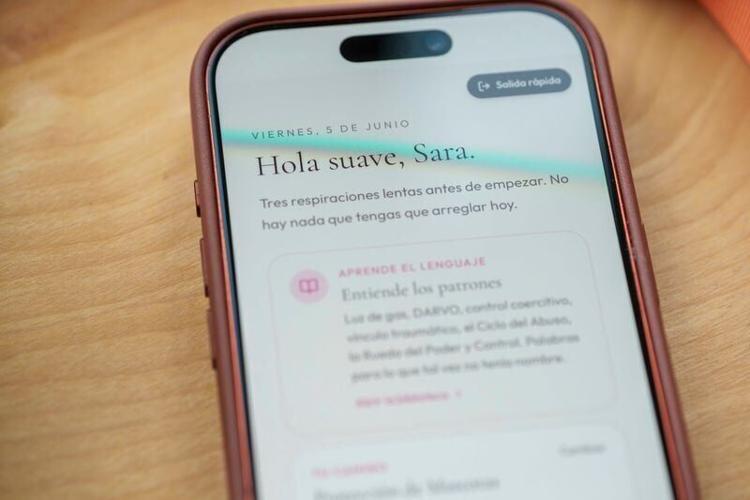 The Sister Signal app offers support and resources for those facing domestic abuse.