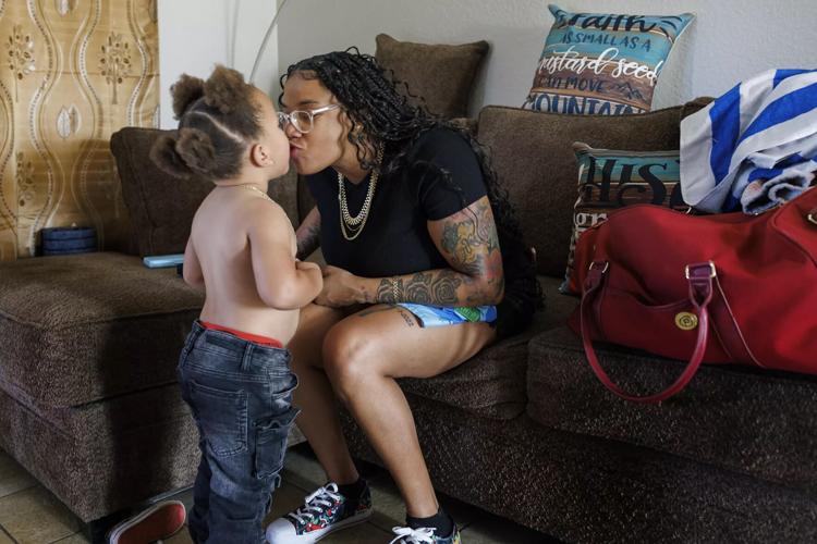 LIF-FAM-SAME-BIRTHDAY-4-LA