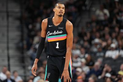 BASKETBALL-NBA-SAS-DAL/